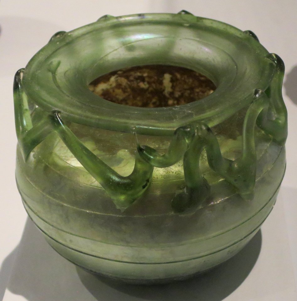 Colored glass jar from Syria, Abbasid caliphate, 750-1258