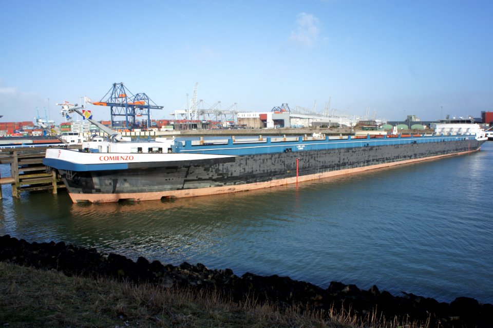 Comienzo ENI 02329316, Hartelhaven, Port of Rotterdam, pic4