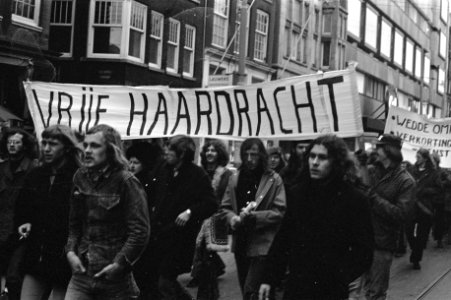 Comite Handen af van VVDM demonstreert in Amsterdam, Bestanddeelnr 926-0316