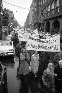 Comite 1961 van de Vrede organiseert anti-atoombommars te Amsterdam Overzicht v, Bestanddeelnr 912-2988