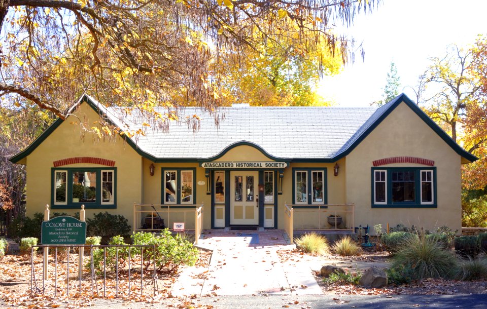 Colony House (Atascadero Historical Society) - Atascadero, CA - DSC05382