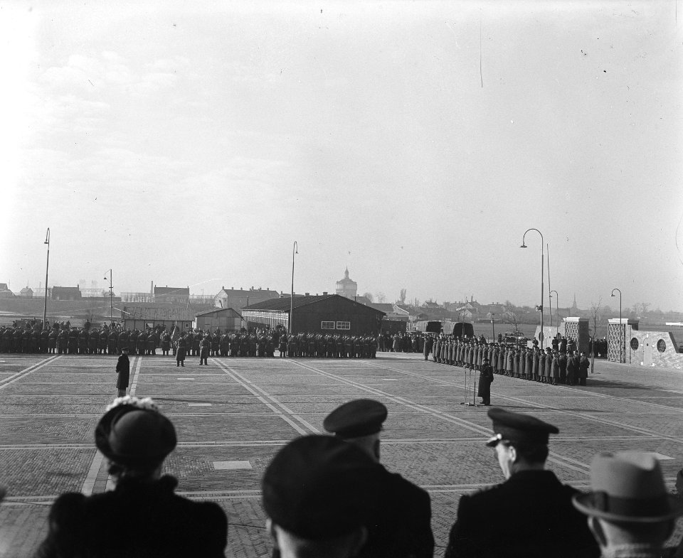 Commando-overdracht Korps Mariniers. Generaal Majoor H.F.J.M.A. von Frijtag Drab, Bestanddeelnr 902-6112