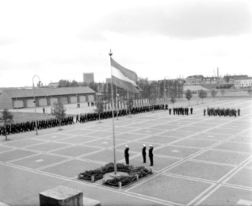 Commando-overdracht Mariniers in de Van Ghent kazerne te Rotterdam tussen genera, Bestanddeelnr 906-7384