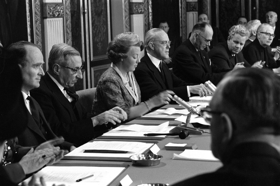 Comite Nationale Herdenking 1813-1963 . Overzicht van de installatie aan linkerk, Bestanddeelnr 914-8480