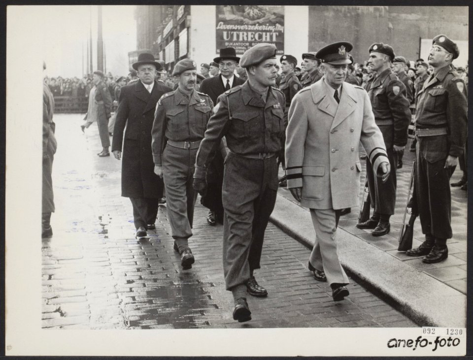 Commando-overdracht, Bestanddeelnr 092-1230