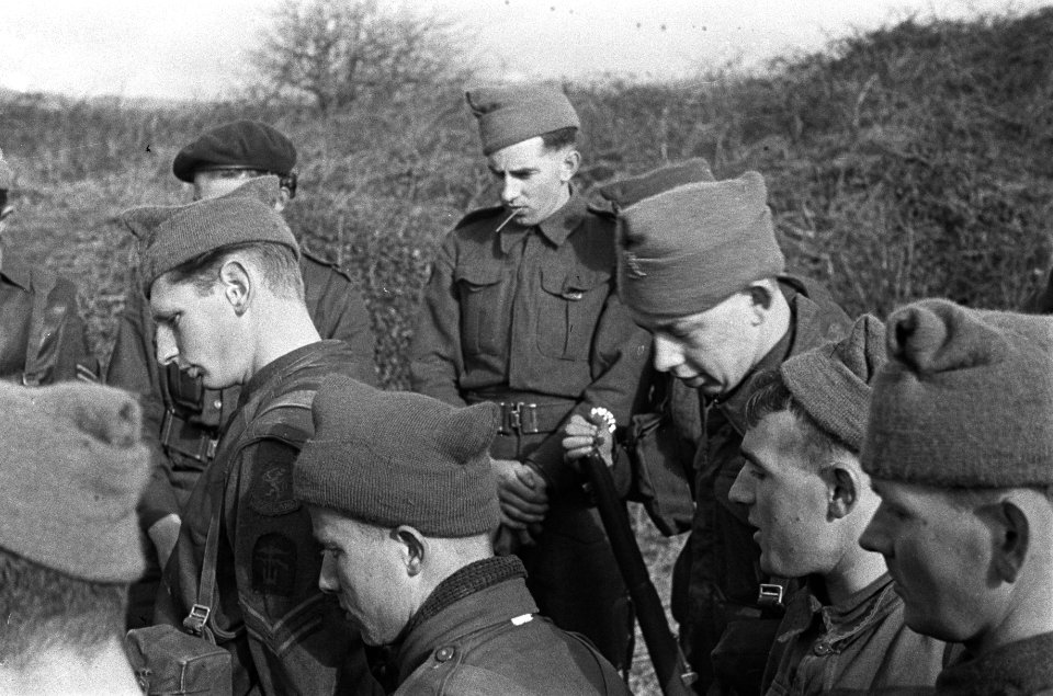 Commando-training. A group wat, Bestanddeelnr 934-9400