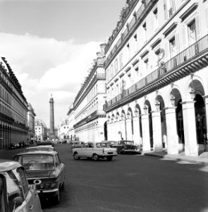Colonne Vendôme, de triomfzuil op het Place Vendôme, gezien vanuit de Rue Castig, Bestanddeelnr 254-0313