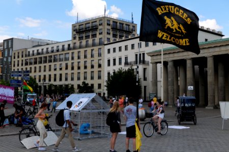 Coloured Rain protest glass house Berlin Platz des 18 März 2020-07-18 19