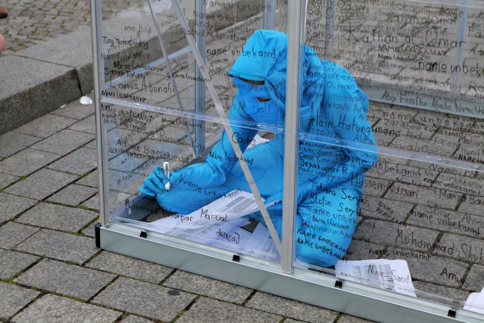 Coloured Rain protest glass house Berlin Platz des 18 März 2020-07-18 11