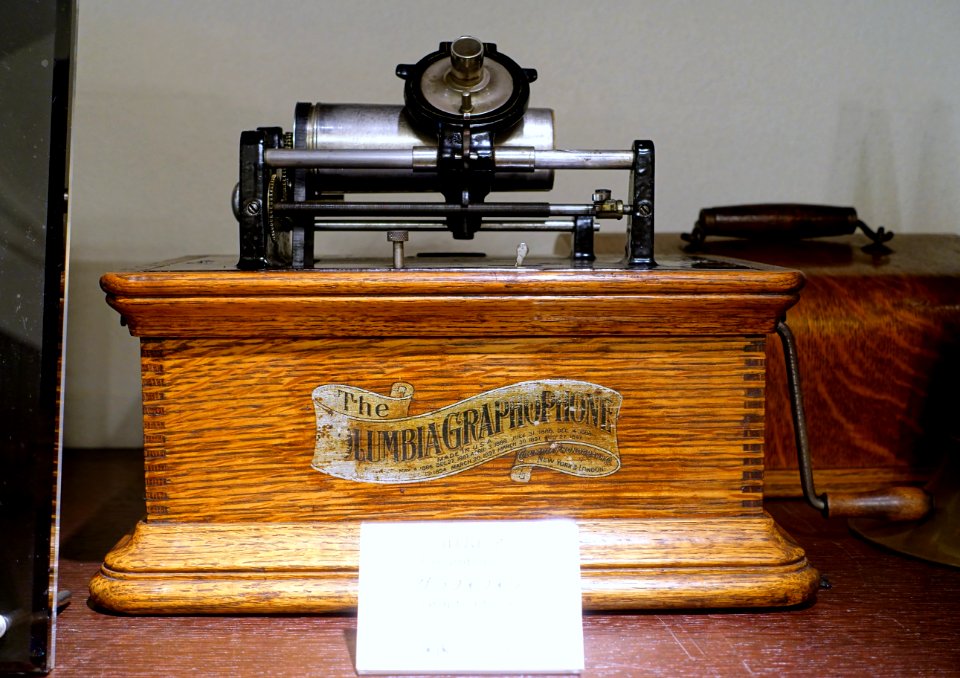 Columbia Graphophone, undated - Kanazawa Phonograph Museum - Kanazawa, Japan - DSC00842