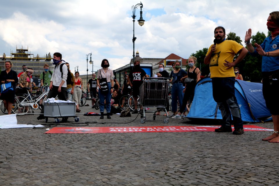 Coloured Rain demonstration Berlin 2020-07-18 02