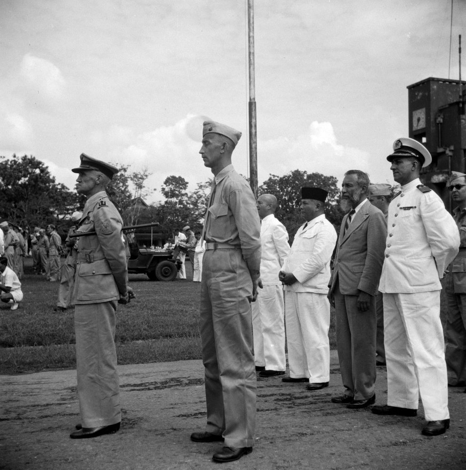 Commando-overdracht A-Divisie of plechtigheid n.a.v. uitreiken onderscheidinge…, Bestanddeelnr 8153