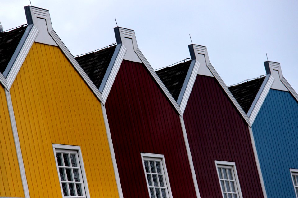 Coloured Houses (28607265)
