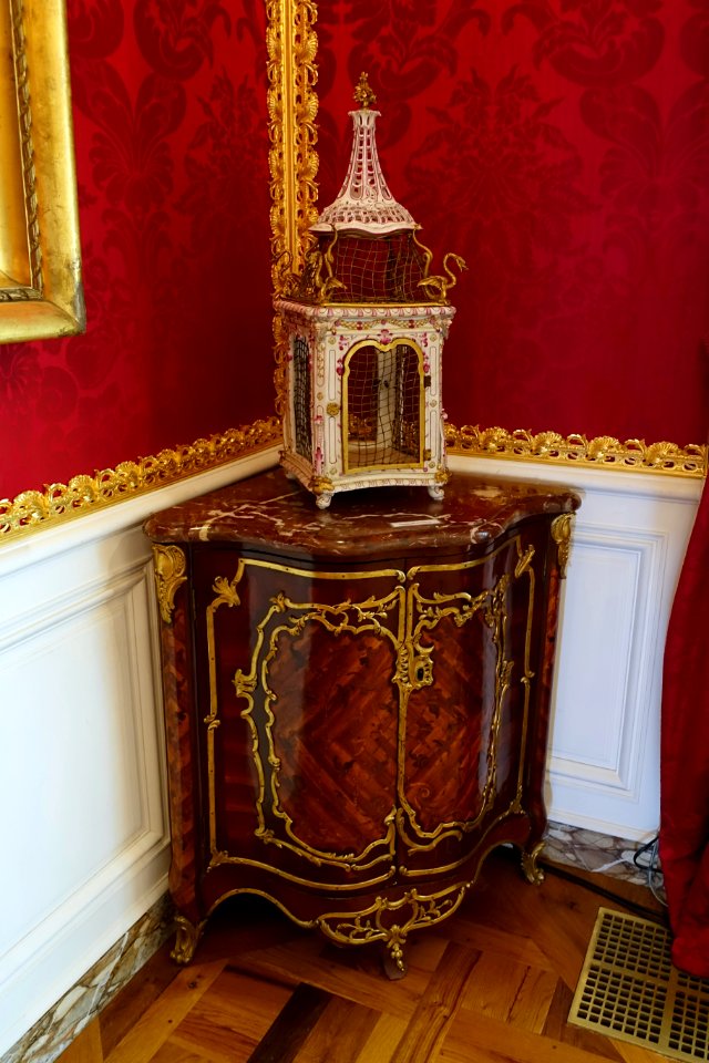 Corner cupboard, by Jacques Dubois, 1755 - Waddesdon Manor - Buckinghamshire, England - DSC07775