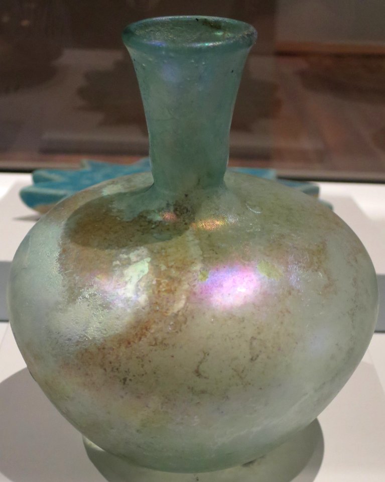 Colored glass bottle from Afghanistan or Iran (Khorasan region), Seljuk period
