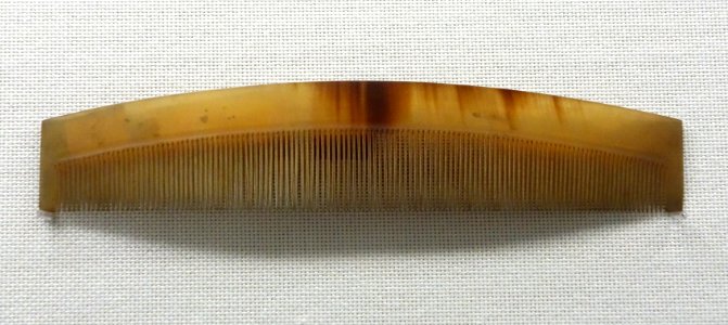 Comb, Okinawa Main Island, Second Sho Dynasty, Ryukyu Kingdom, 19th century, water buffalo horn - Tokyo National Museum - DSC05403
