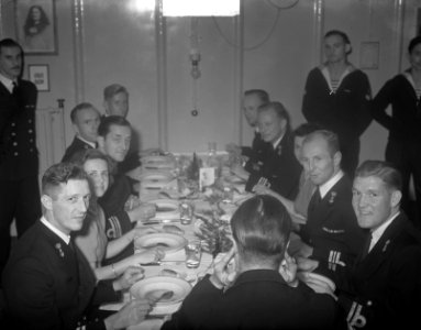 Commando-overdracht verbindingsschool Amsterdam diner, Bestanddeelnr 904-2221