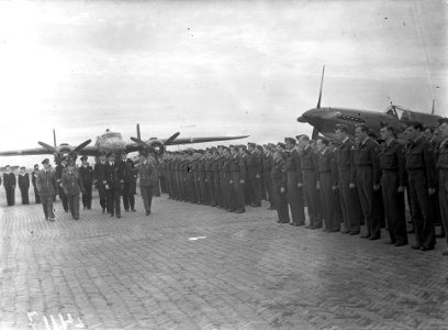 Commando-overdracht vliegveld Valkenburg, Bestanddeelnr 902-4117