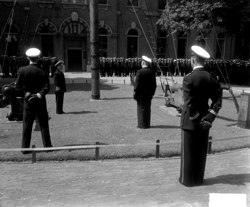 Commandowisseling Koninklijk Instituut voor de Marine te Den Helder, Bestanddeelnr 904-6471
