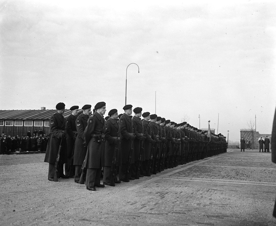 Commando-overdracht Korps Mariniers. Generaal Majoor H.F.J.M.A. von Frijtag Drab, Bestanddeelnr 902-6118