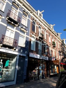 Cornelis Schuytstraat met No 14 Boekhandel Mulder, foto 1