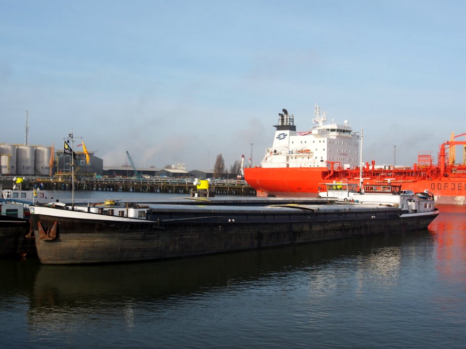 Cornelis-B (ship, 1963) ENI 02311684 Port of Rotterdam pic2