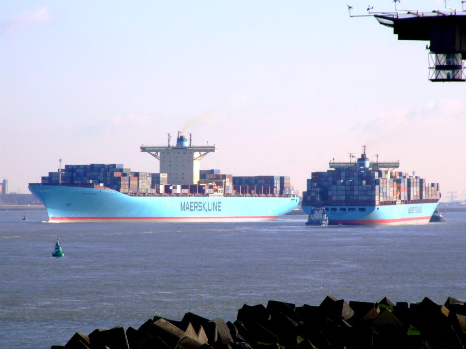 Cornelius & Eleonora Maersk p2, Port of Rotterdam, Holland 25-Jan-2007