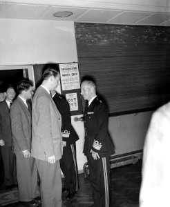 Commando-overdracht Mariniers in de Van Ghent kazerne te Rotterdam tussen genera, Bestanddeelnr 906-7386