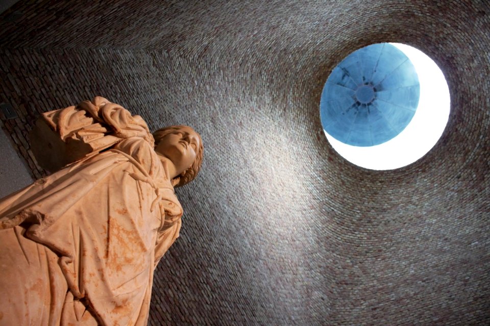 Colossal statue of a goddess Neues Museum Berlin 26042018 2