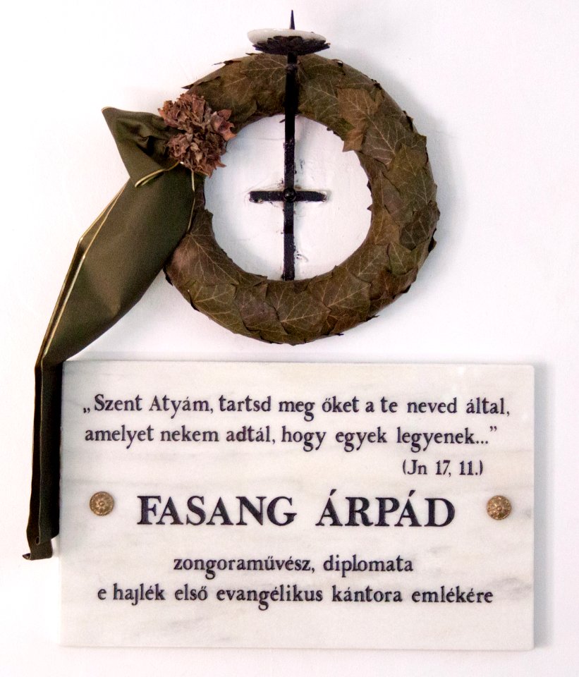 Commemorative plaque of Árpád Fasang in the Galyatető Roman Catholic church