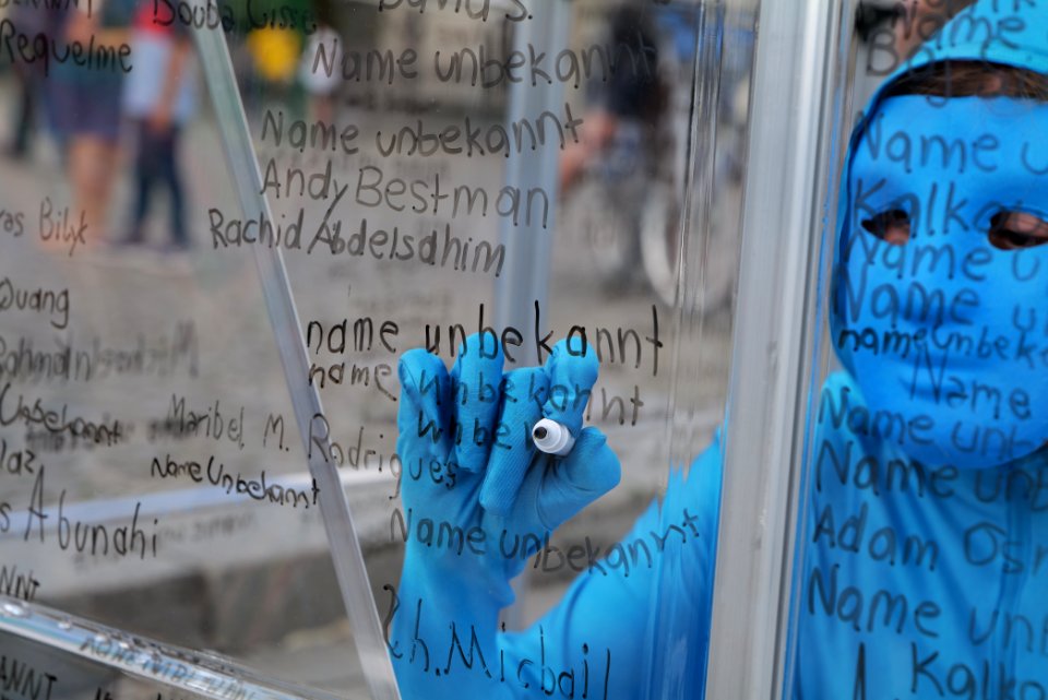 Coloured Rain protest glass house Berlin Platz des 18 März 2020-07-18 16