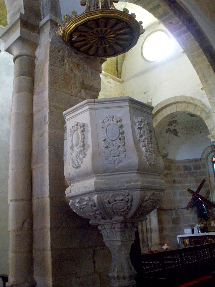 Cornellana - Monasterio de San Salvador, interior de la iglesia 08