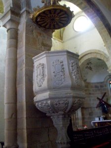 Cornellana - Monasterio de San Salvador, interior de la iglesia 08
