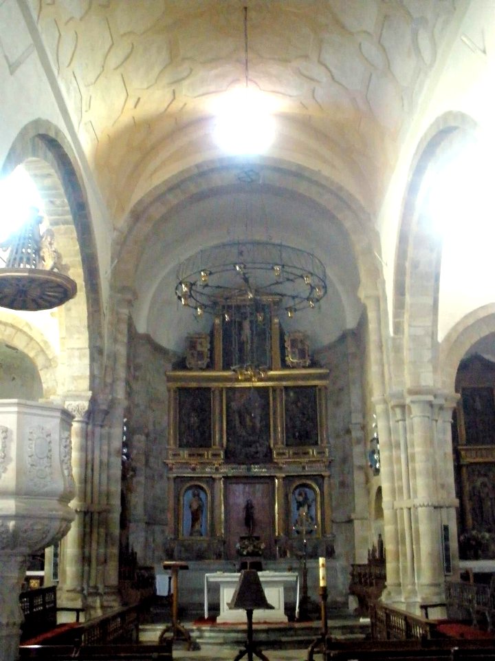 Cornellana - Monasterio de San Salvador, interior de la iglesia 07
