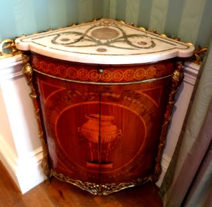 Corner cabinet - South Sketch Gallery, Chatsworth House - Derbyshire, England - DSC03275