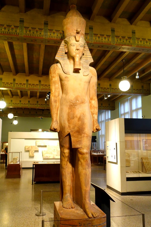 Colossal statue of King Tutankhamun, Luxor, Medinet Habu, temple of Aye and Horemheb, New Kingdom, Dynasty 18, reign of Tutankhamun, c. 1334 BC, quartzite- Oriental Institute Museum, University of Chicago - DSC07754
