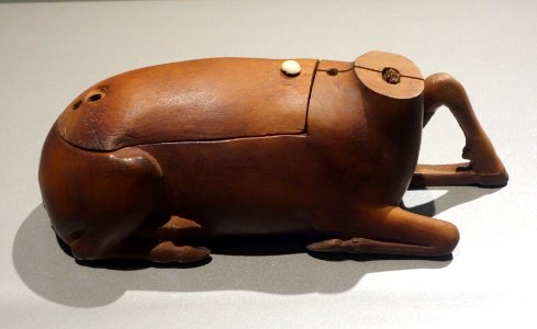 Cosmetic container in form of Recumbent Gazelle - Egypt, reportedly from Saqqara, New Kingdom, Dynasty 18, c. 1539-1292 BC, wood and ivory - Brooklyn Museum - Brooklyn, NY - DSC08655
