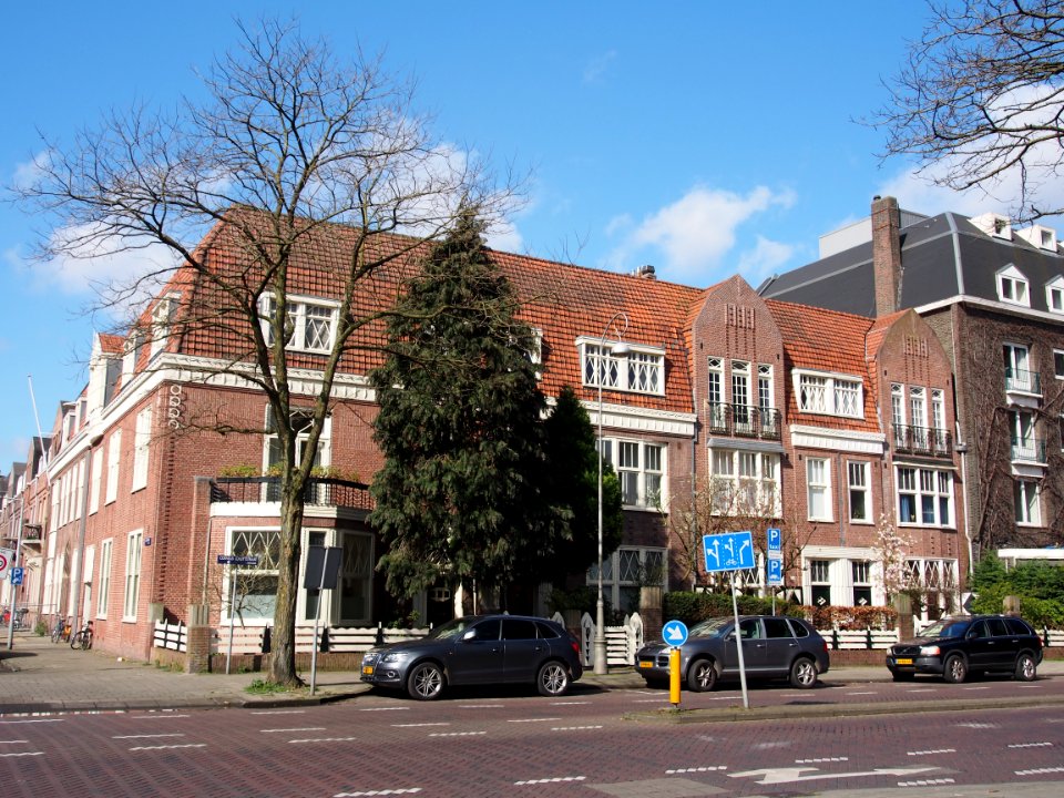 Cornelis Schuytstraat hoek J J Viottastraat 34