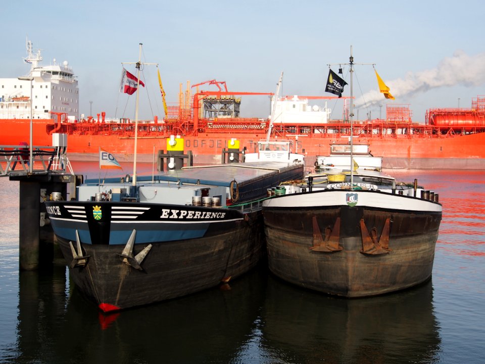 Cornelis-B (ship, 1963) ENI 02311684 & Experience (ship, 1959) Port of Rotterdam