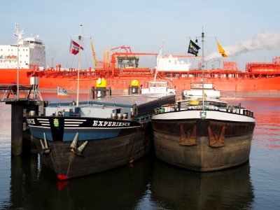 Cornelis-B (ship, 1963) ENI 02311684 & Experience (ship, 1959) Port of Rotterdam