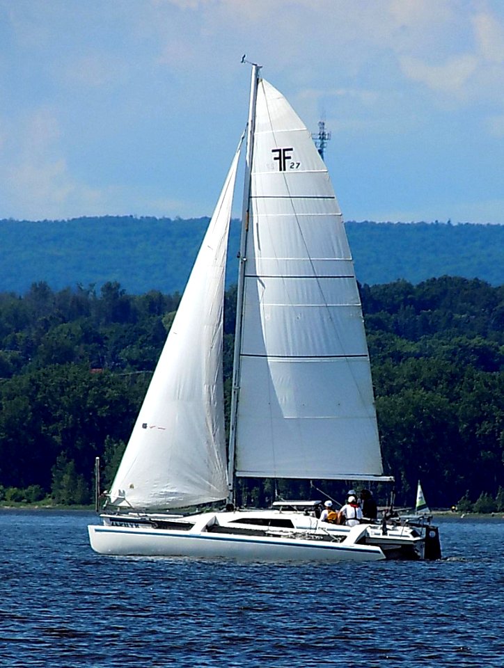 Corsair F-27 Sport Cruiser trimaran sailboat Zephyr 3380