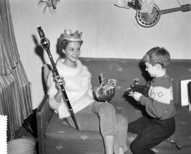 Corine Rottschäfer thuis, Corine met broer Jan, Bestanddeelnr 910-8192