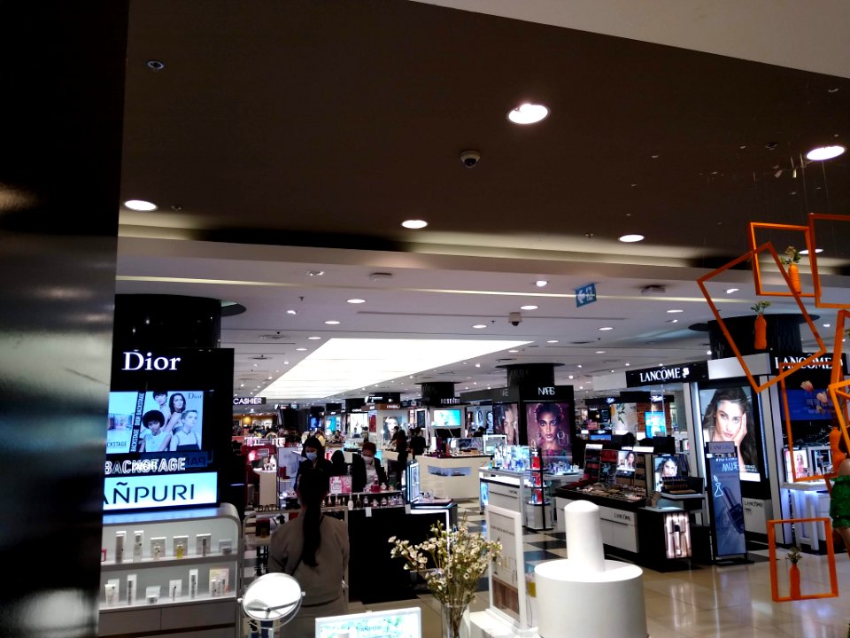 Cosmetics shops at Central Plaza Ladprao