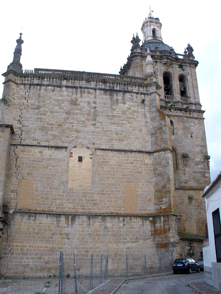 Coria - Catedral, exteriores 01