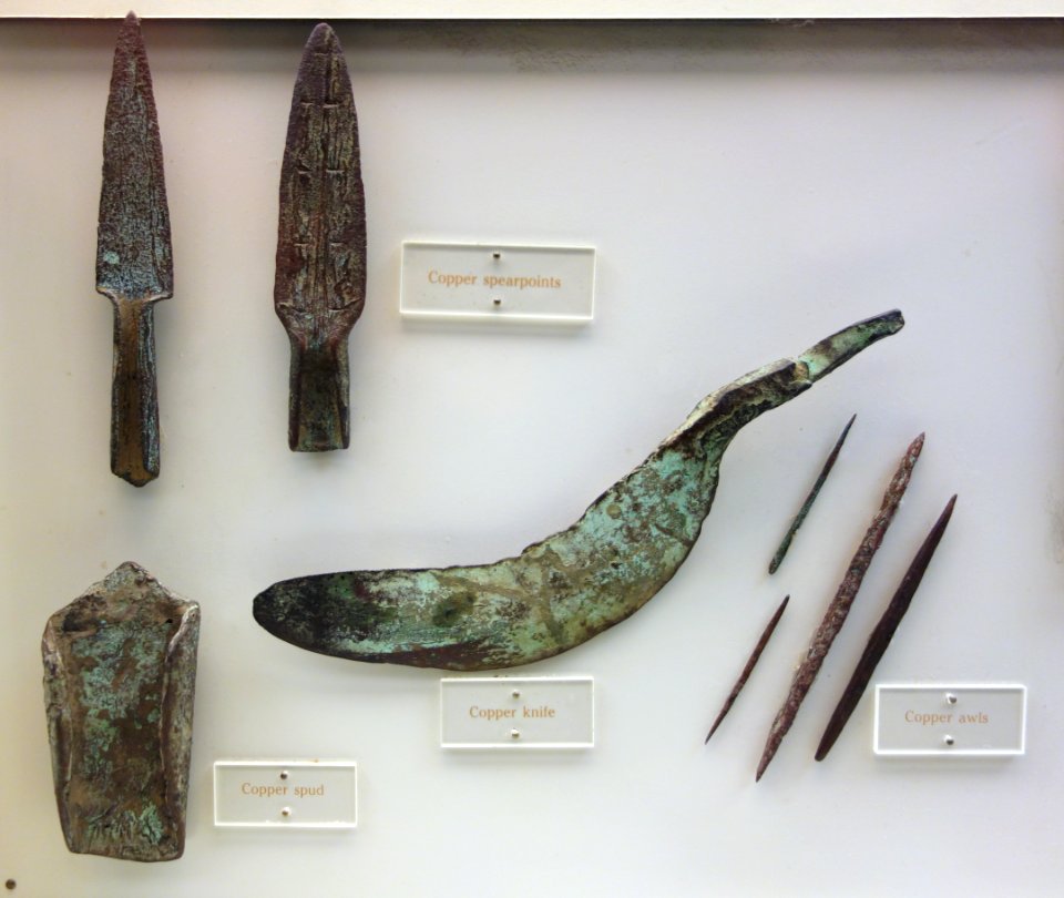 Copper knife, spearpoints, awls, and spud, Late Archaic period, Wisconsin, 3000 BC-1000 BC - Wisconsin Historical Museum - DSC03436