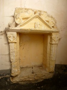 Corny-Machéroménil (Ardennes) église de Machéroménil, niche sculpté dans la sacristie