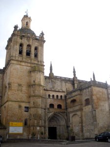 Coria - Catedral, exteriores 02