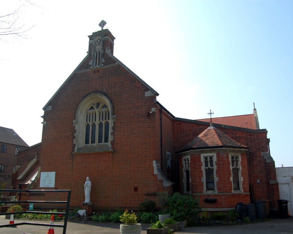 Corpus Christi Church, Gladys Avenue, North End, Portsmouth (March 2019) (2)