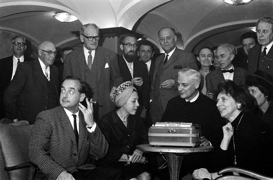 Cor van der Lugt Melsert geinstaleerd tot erelid van de vereniging van Nederland, Bestanddeelnr 914-4990