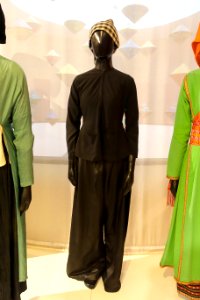 Costume Ba ba, Viet, Ben Tre, 1968, industrial fabric - Vietnamese Women's Museum - Hanoi, Vietnam - DSC04104